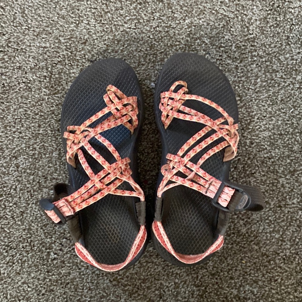 Cute coral Chaco womens sandals size 7